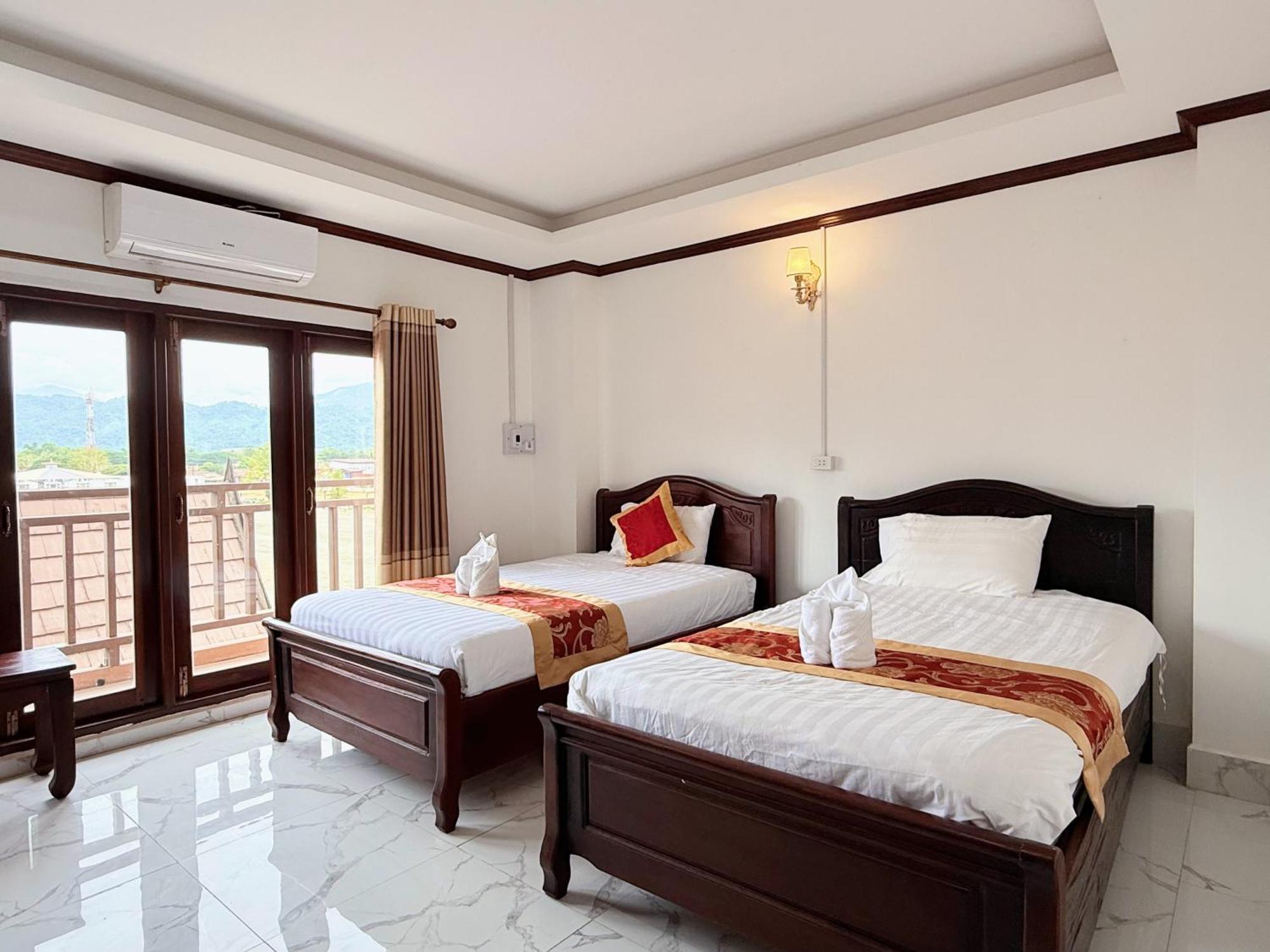 Vangvieng Sisavang Mountain View Hotel Ванг-Виенг Экстерьер фото