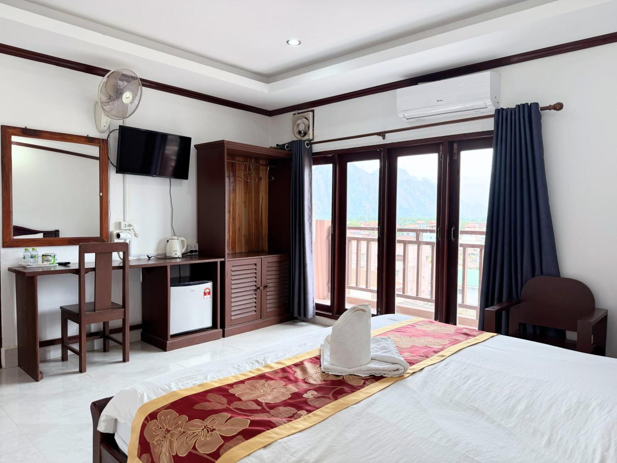 Vangvieng Sisavang Mountain View Hotel Ванг-Виенг Экстерьер фото