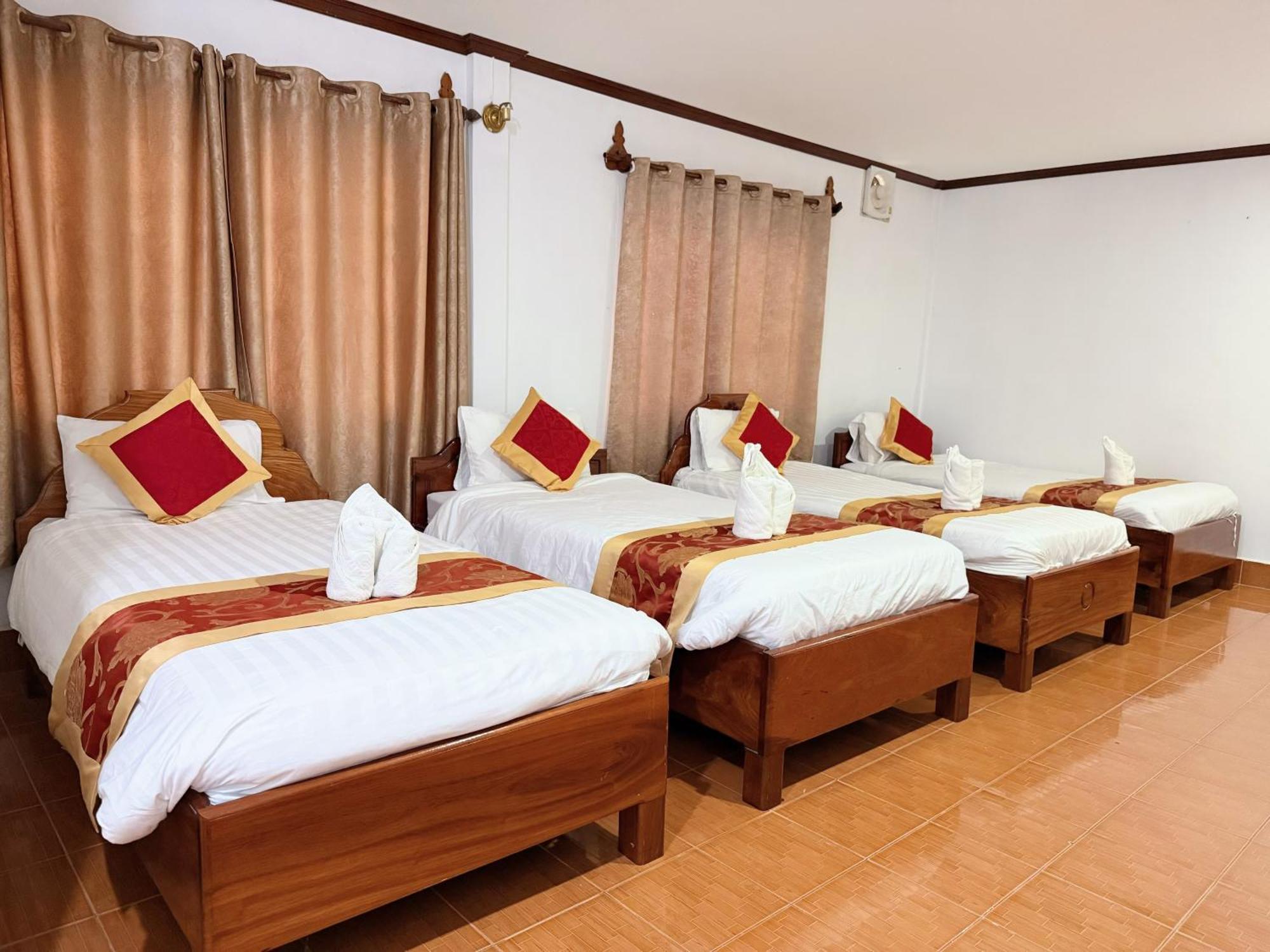 Vangvieng Sisavang Mountain View Hotel Ванг-Виенг Экстерьер фото
