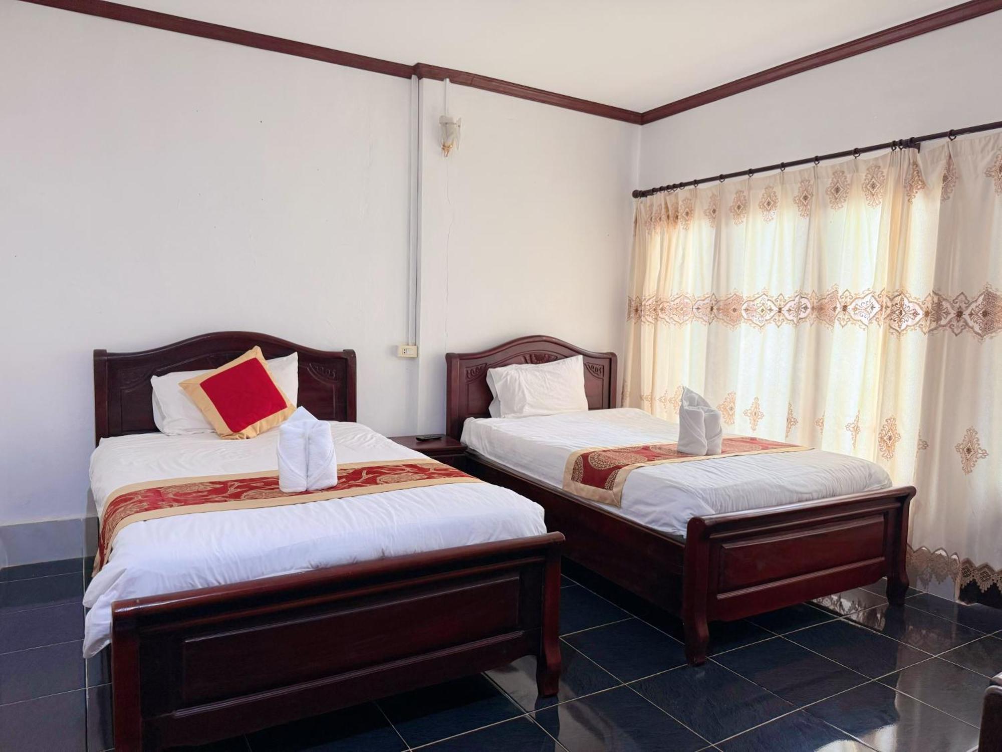 Vangvieng Sisavang Mountain View Hotel Ванг-Виенг Экстерьер фото