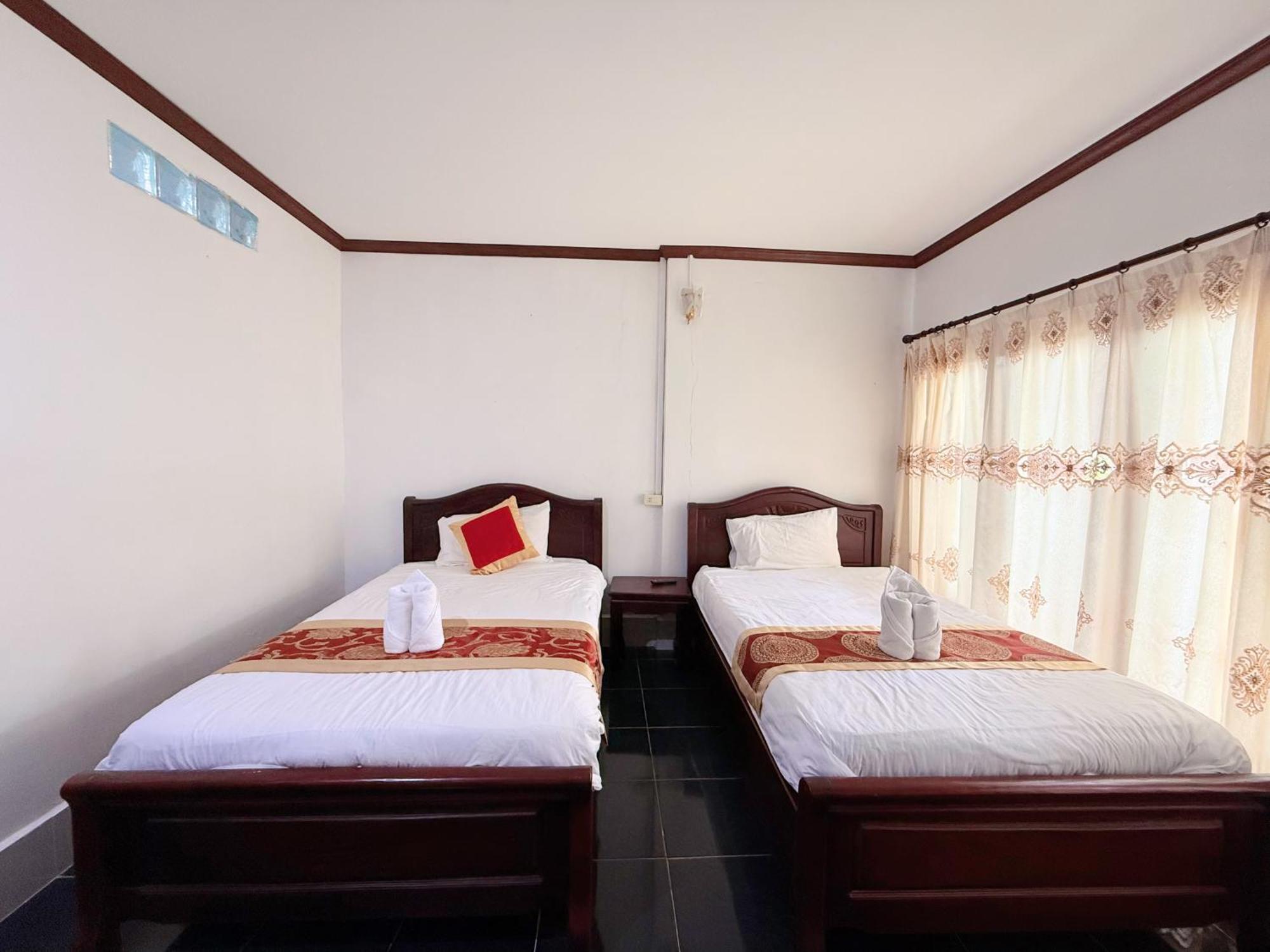 Vangvieng Sisavang Mountain View Hotel Ванг-Виенг Экстерьер фото