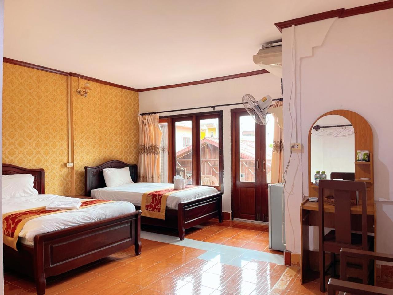 Vangvieng Sisavang Mountain View Hotel Ванг-Виенг Экстерьер фото