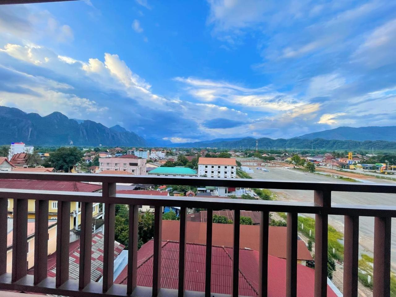 Vangvieng Sisavang Mountain View Hotel Ванг-Виенг Экстерьер фото