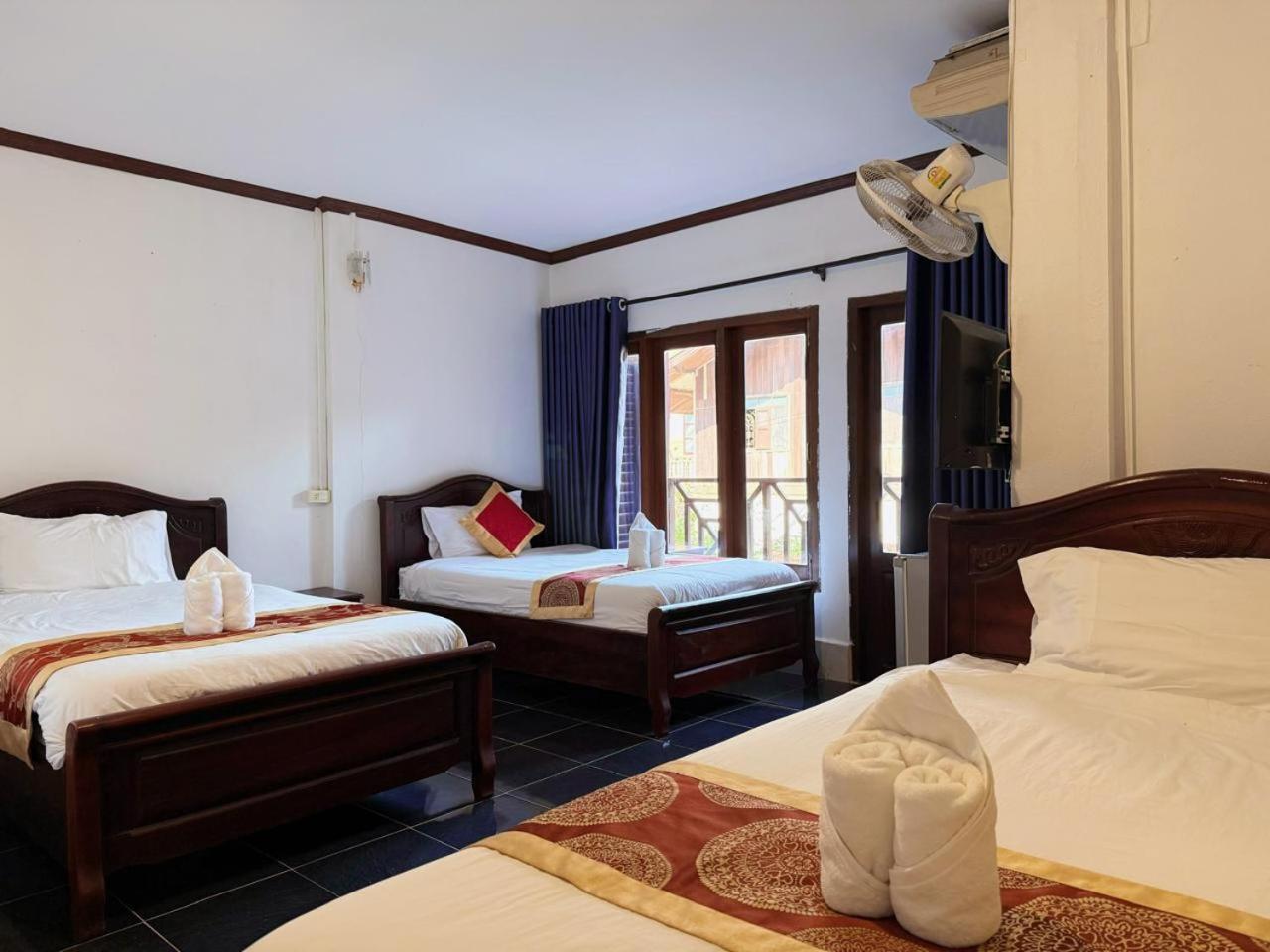 Vangvieng Sisavang Mountain View Hotel Ванг-Виенг Экстерьер фото