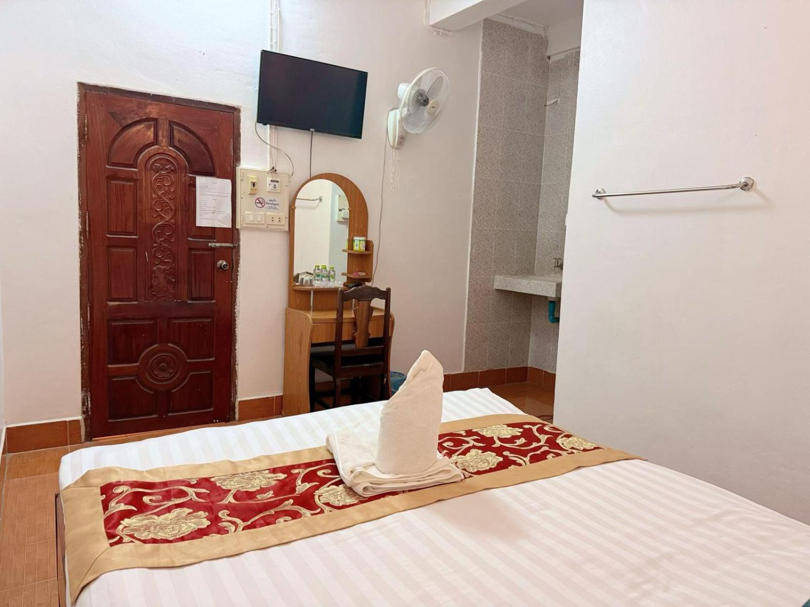 Vangvieng Sisavang Mountain View Hotel Ванг-Виенг Экстерьер фото