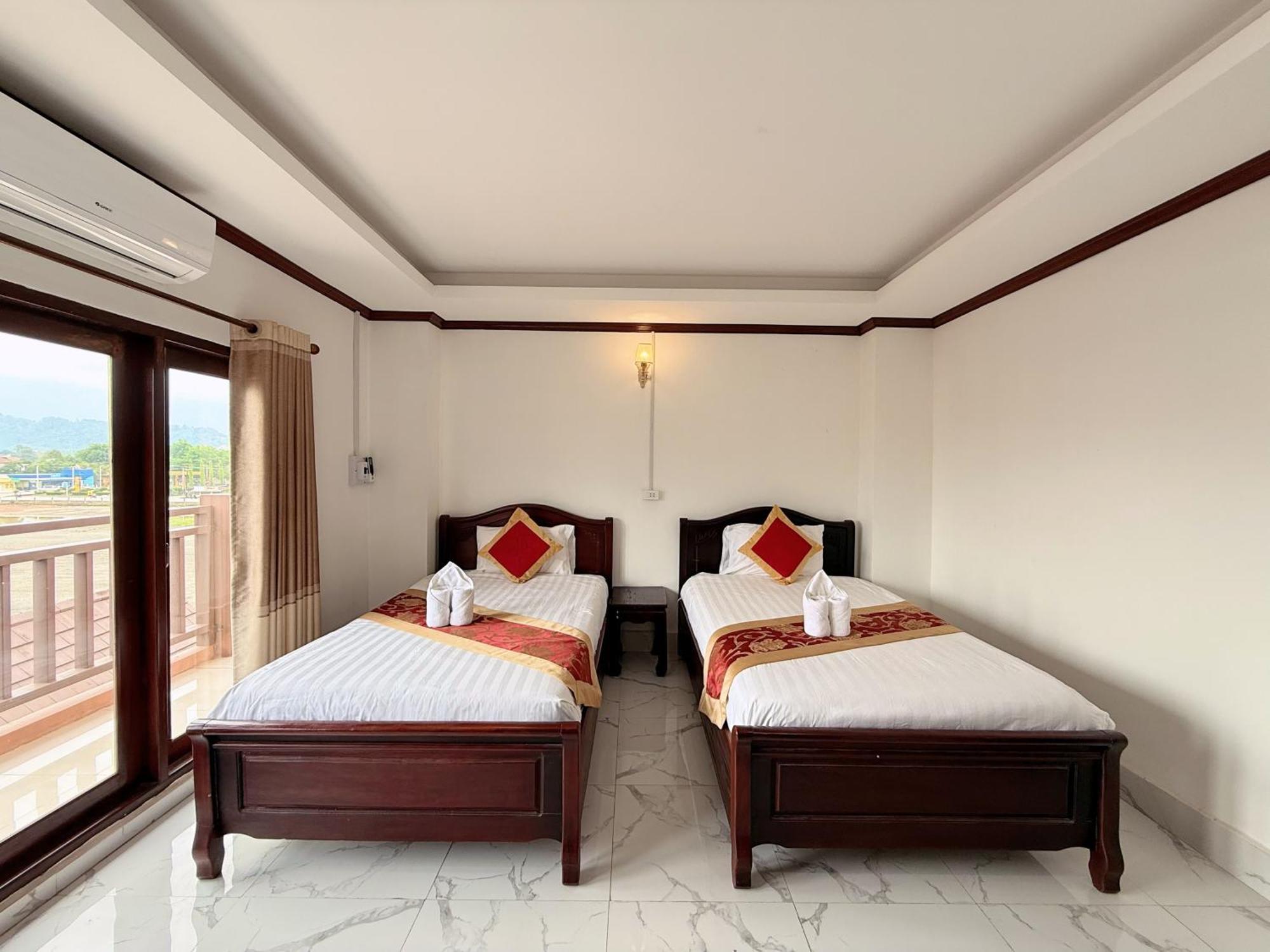 Vangvieng Sisavang Mountain View Hotel Ванг-Виенг Экстерьер фото