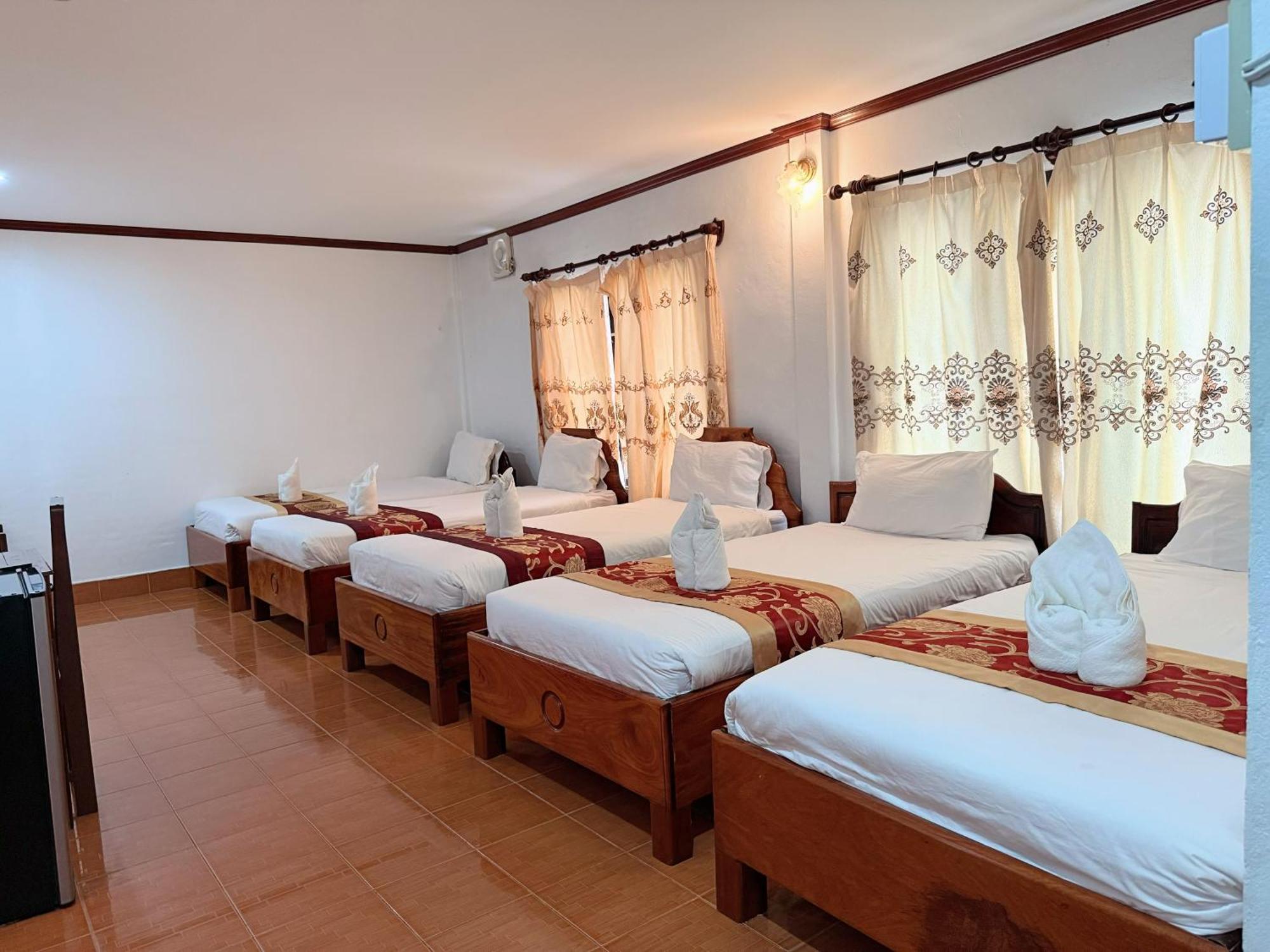 Vangvieng Sisavang Mountain View Hotel Ванг-Виенг Экстерьер фото