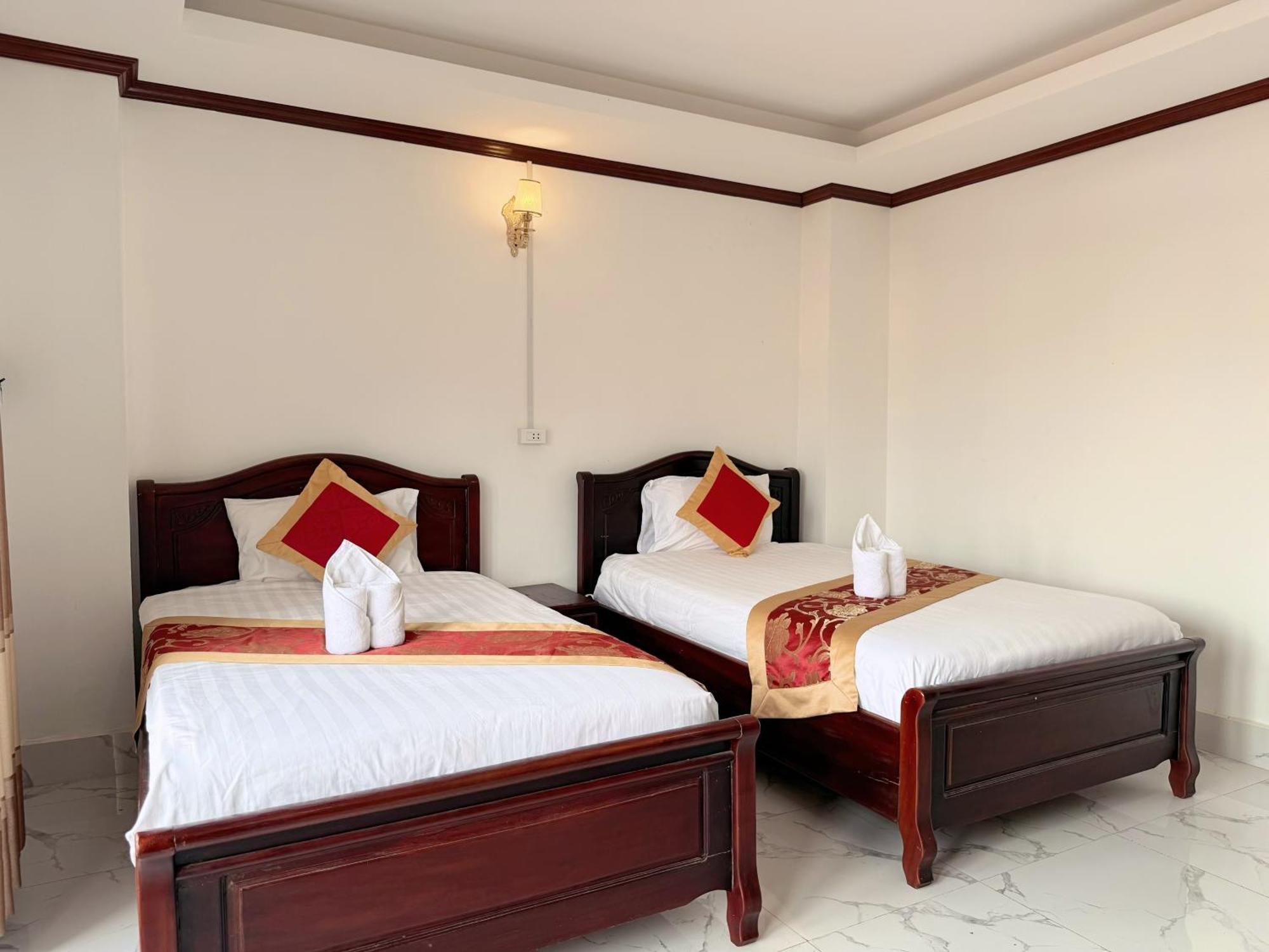 Vangvieng Sisavang Mountain View Hotel Ванг-Виенг Экстерьер фото