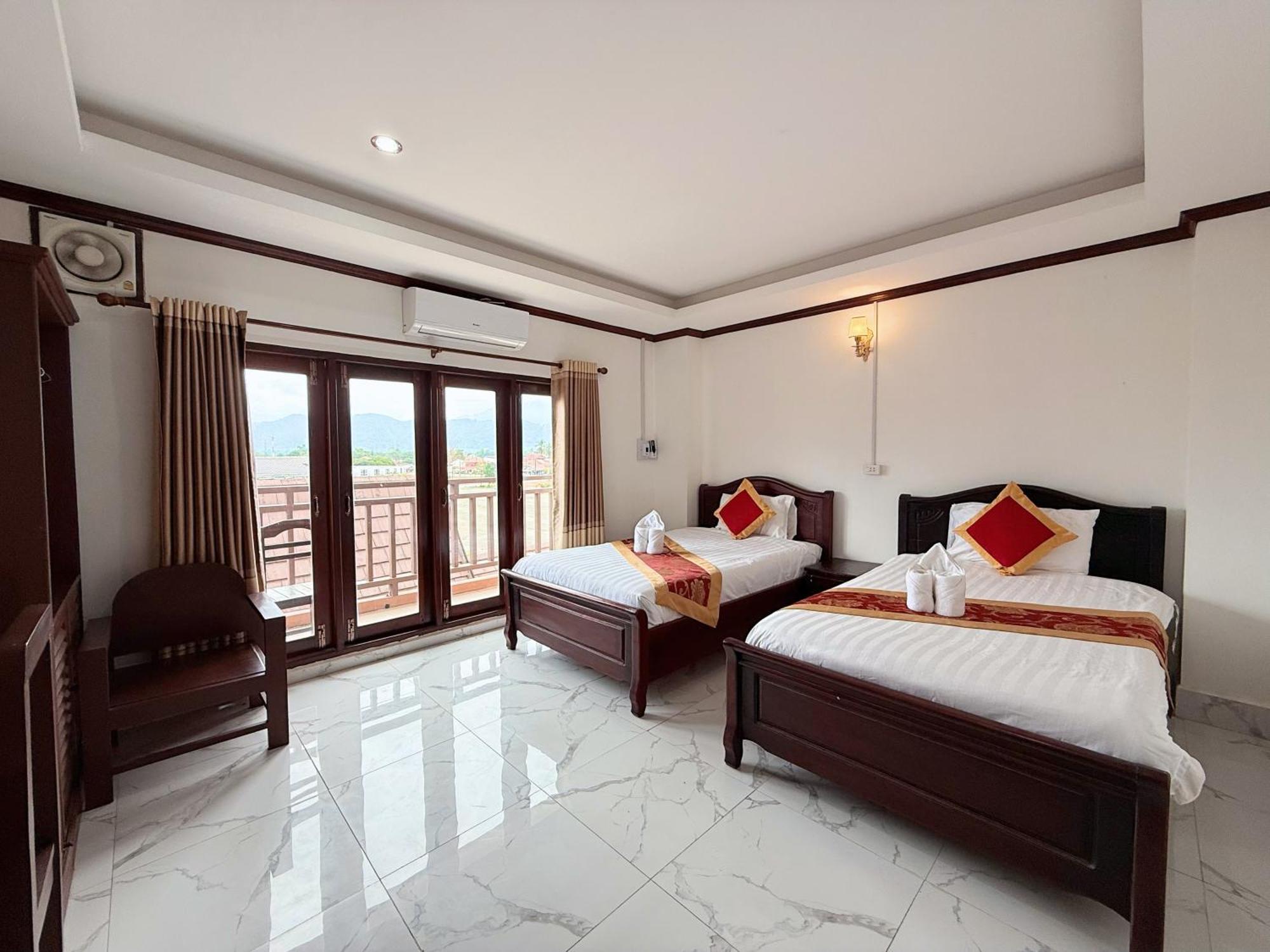 Vangvieng Sisavang Mountain View Hotel Ванг-Виенг Экстерьер фото