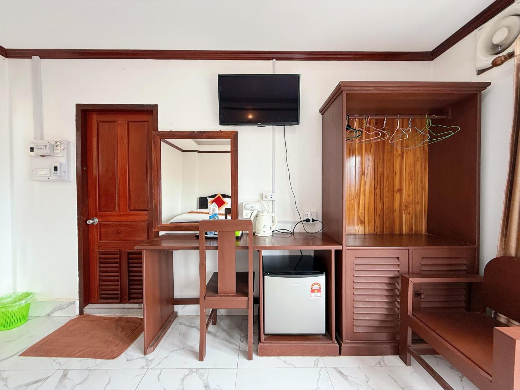 Vangvieng Sisavang Mountain View Hotel Ванг-Виенг Экстерьер фото