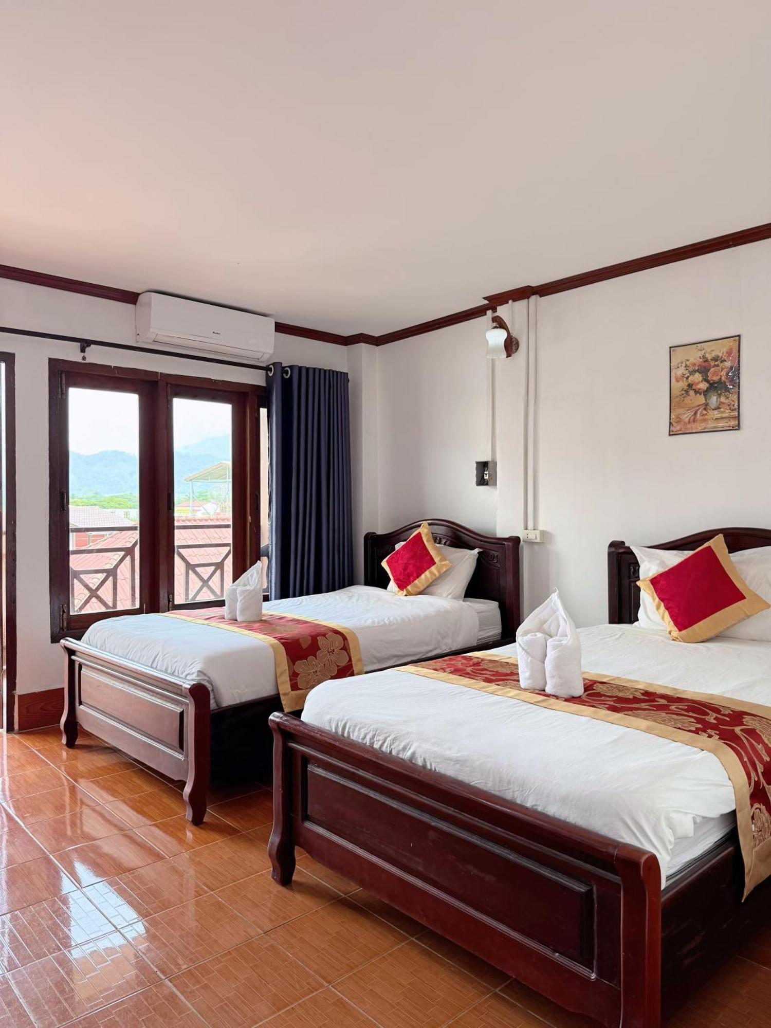 Vangvieng Sisavang Mountain View Hotel Ванг-Виенг Экстерьер фото